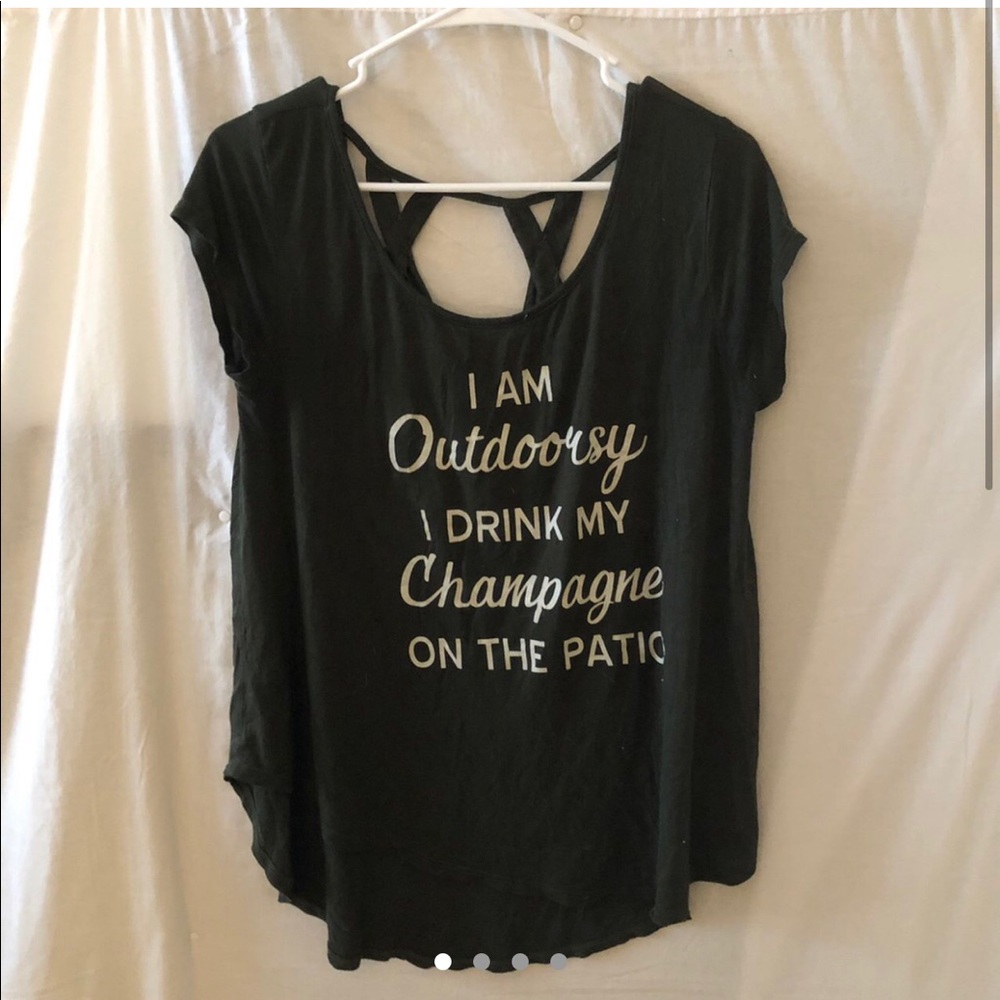 high-low shortsleeved blouse w/cutouts at back